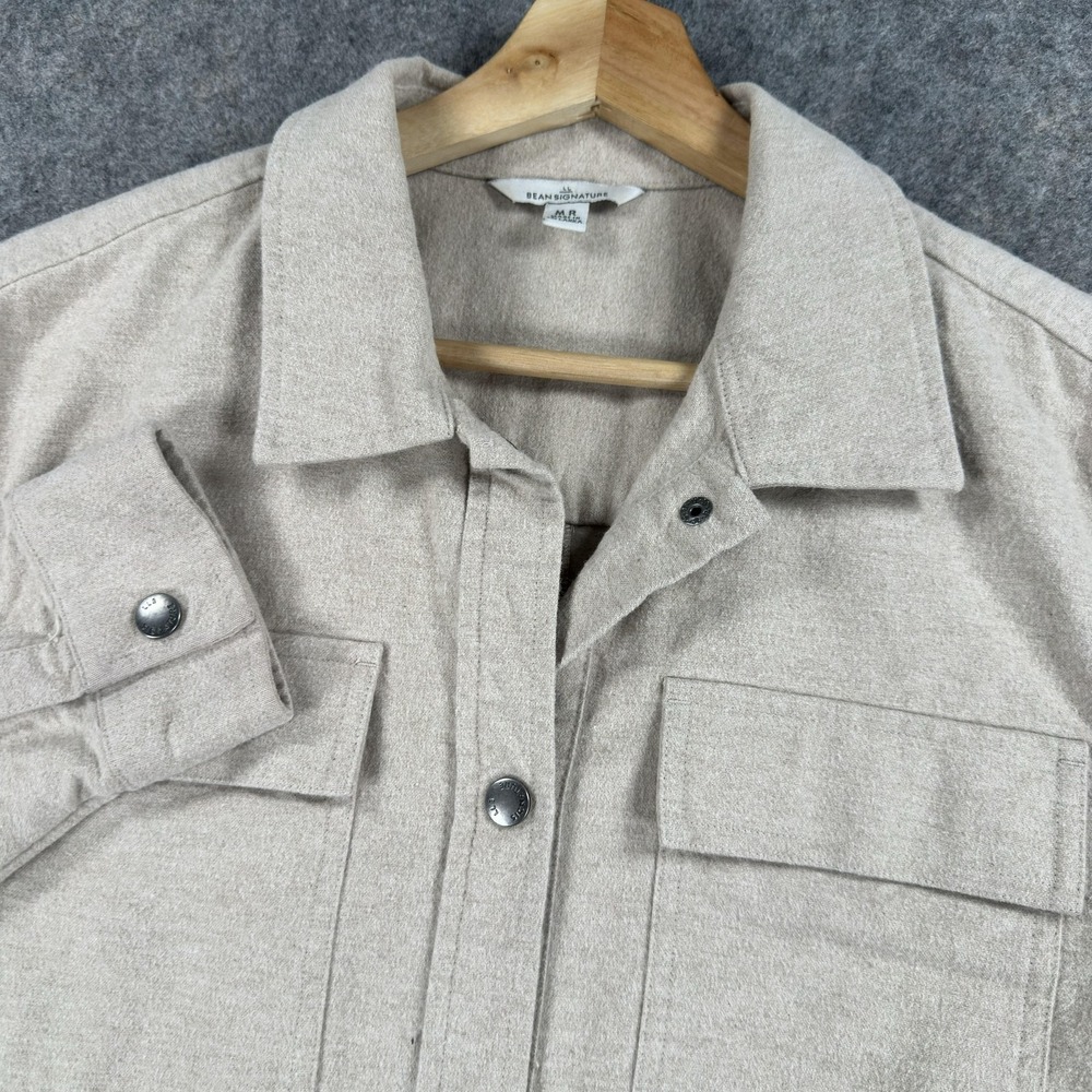 LL Bean Signature Chamois Cloth Shirt Womens Medium Beige Snap Front Long Sleeve